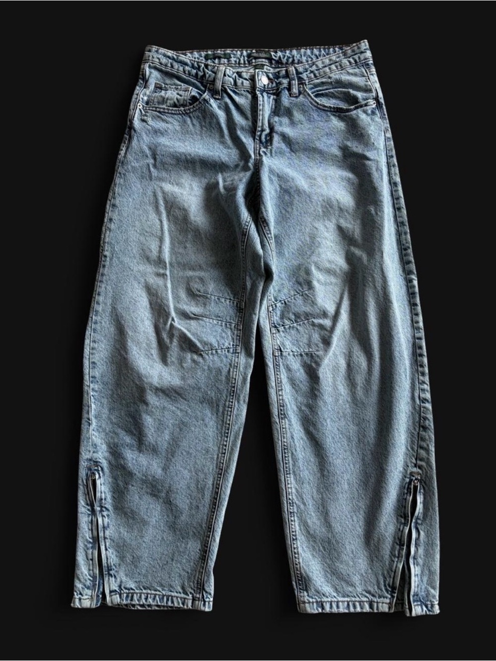 Wild Fable Women’s Barrel Leg Vintage Wash Jeans Relaxed Fit with Ankle Zips